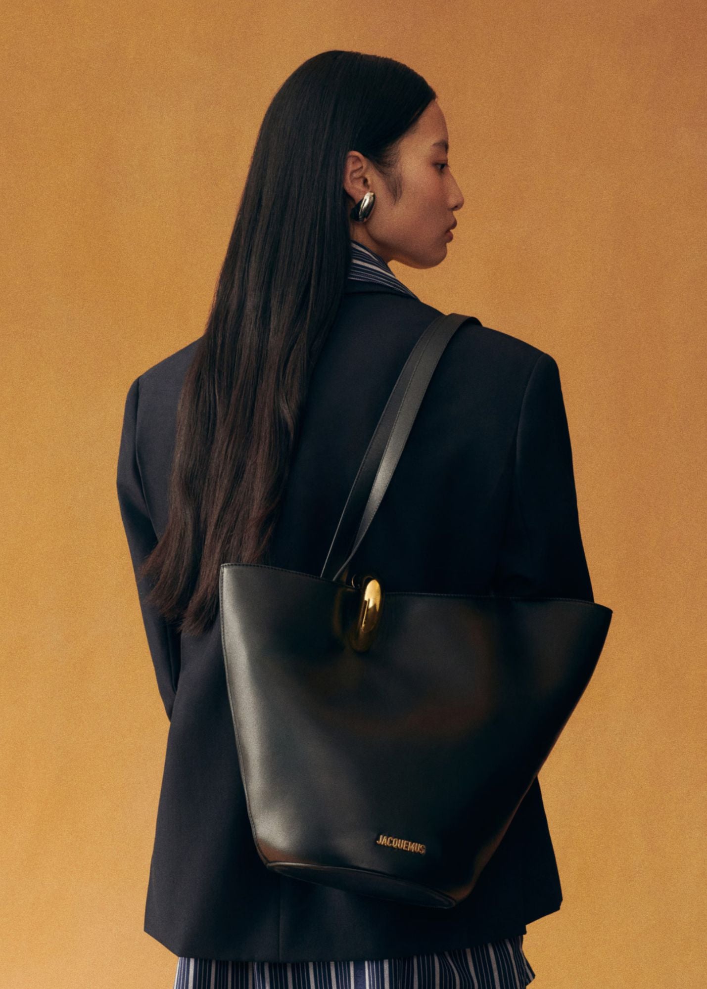 The average Bambola Hand Bag-Black