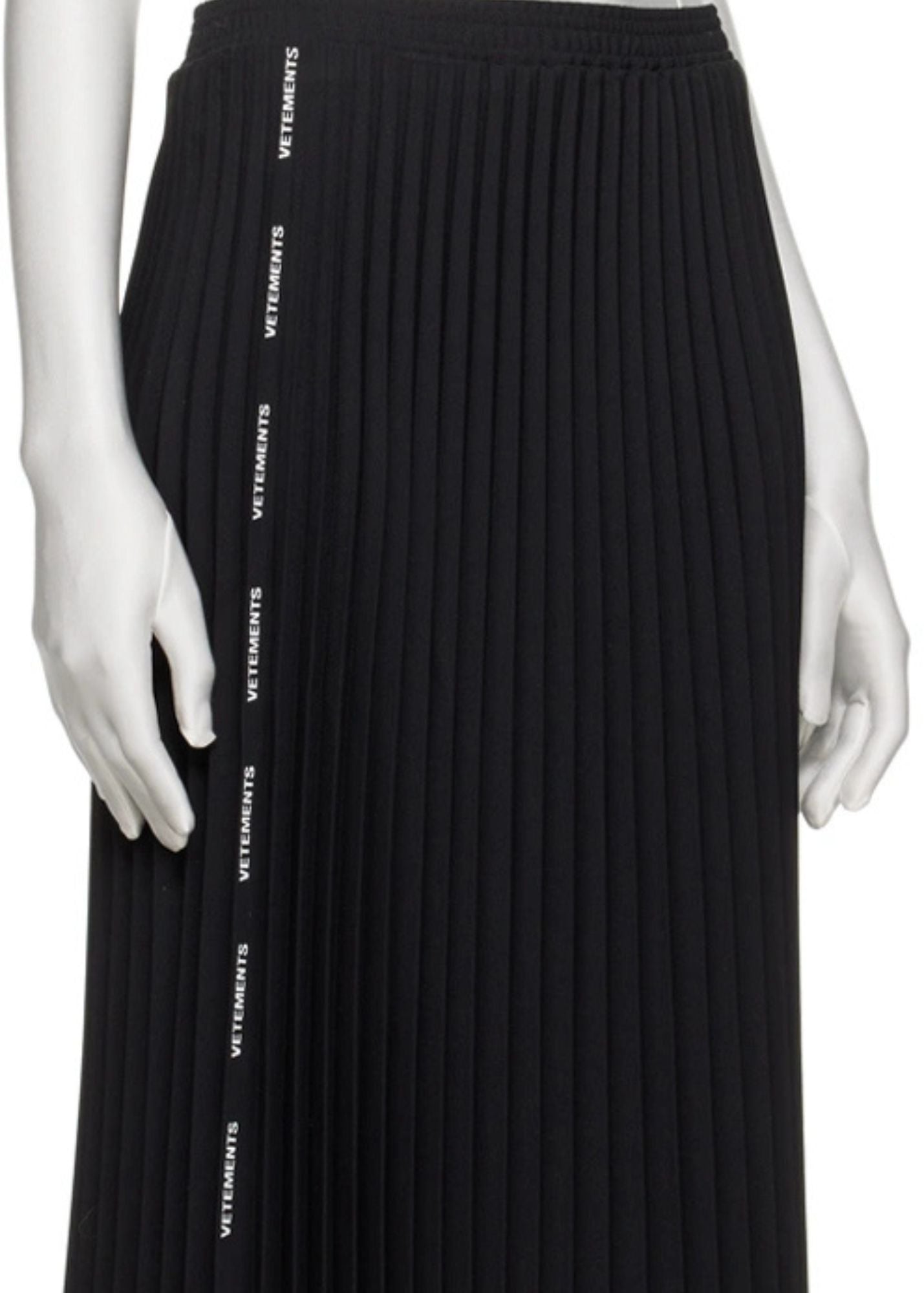 Pleated Midi Skirt-Black