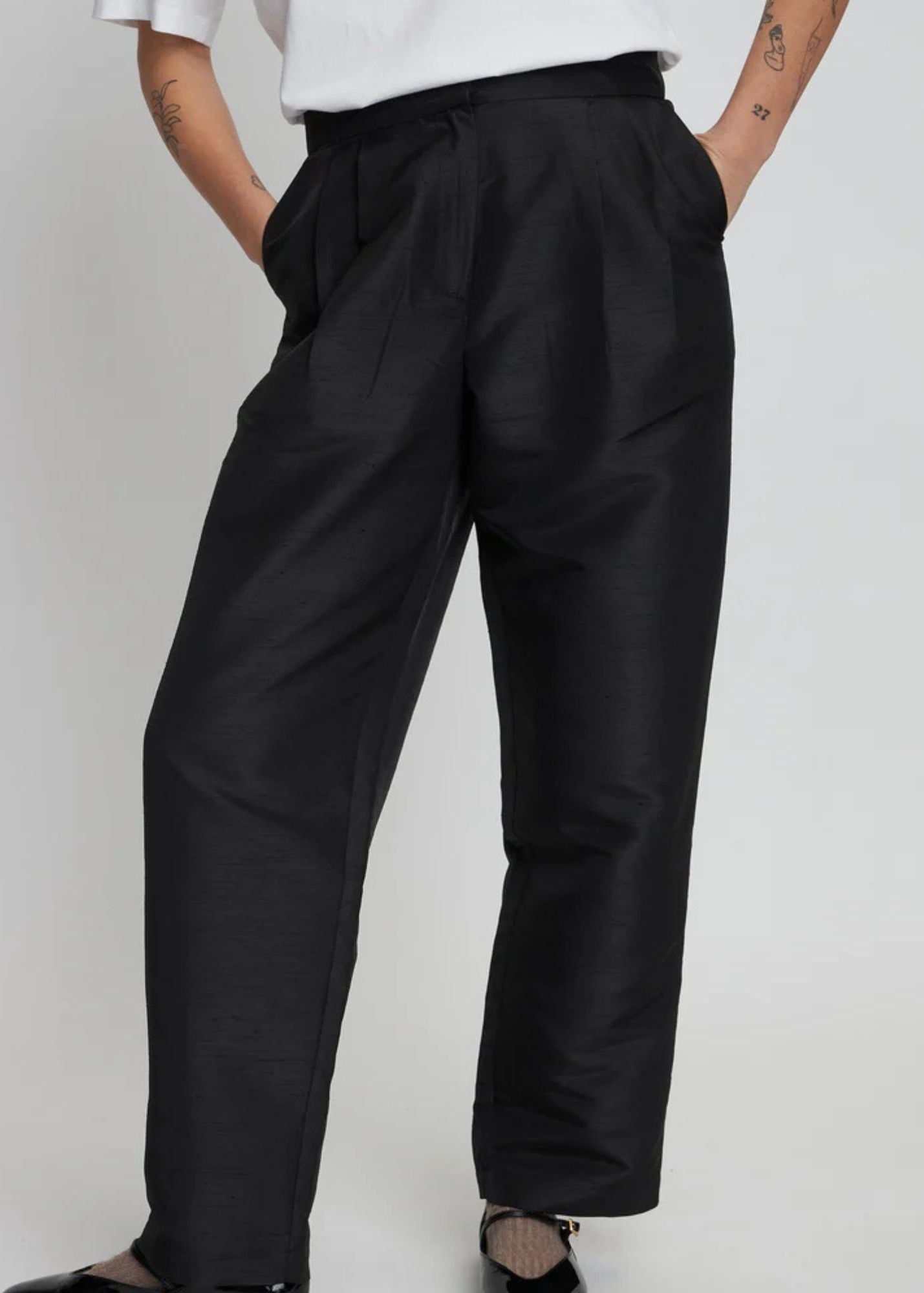 Crispy Pleated Pant-Black