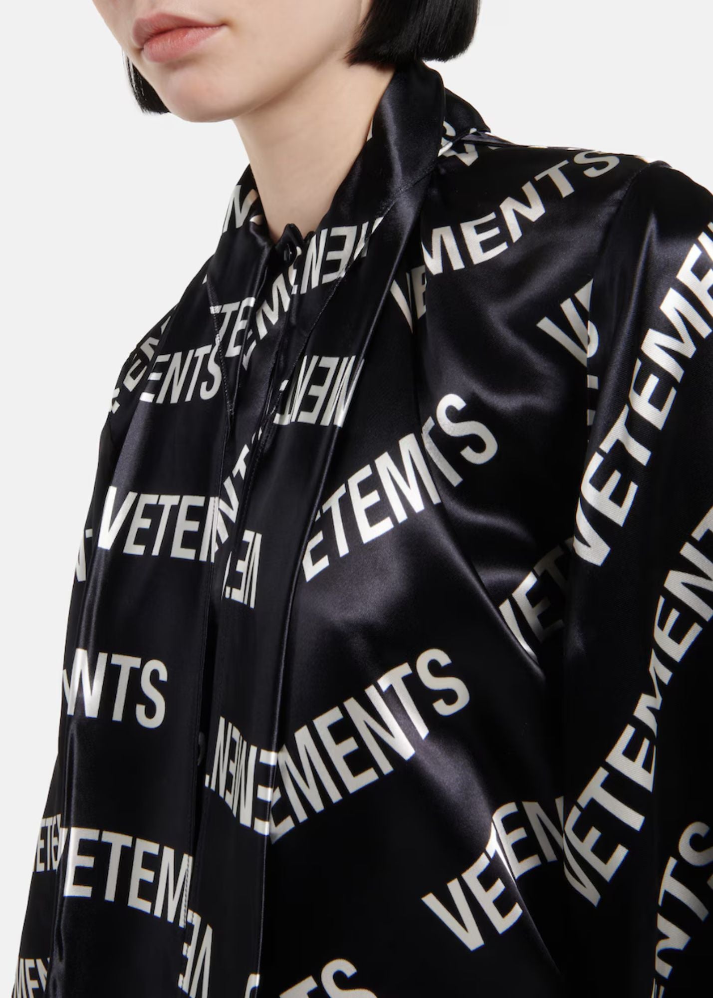 Logo Track Shirt-Black/White