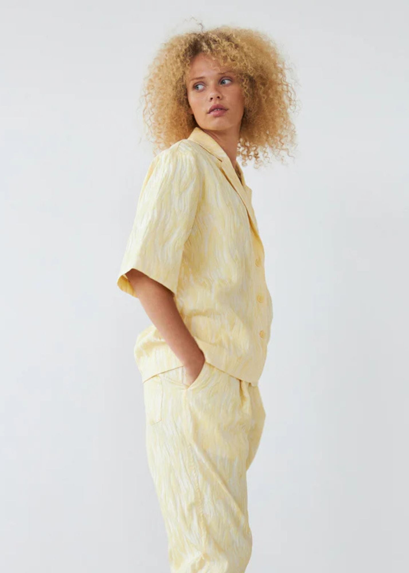 Jacquard Wave Shirt-Light Yellow