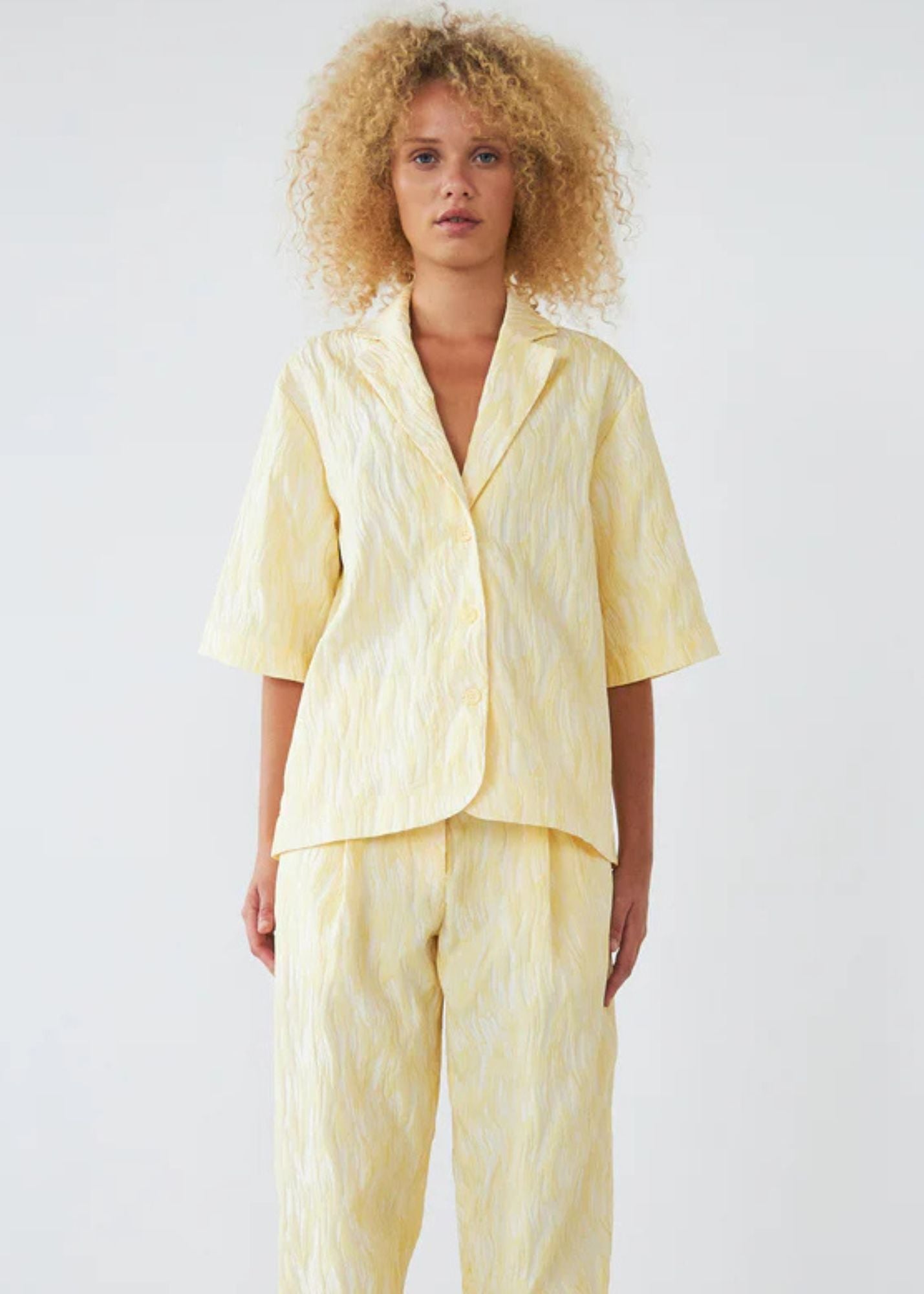 Jacquard Wave Shirt-Light Yellow