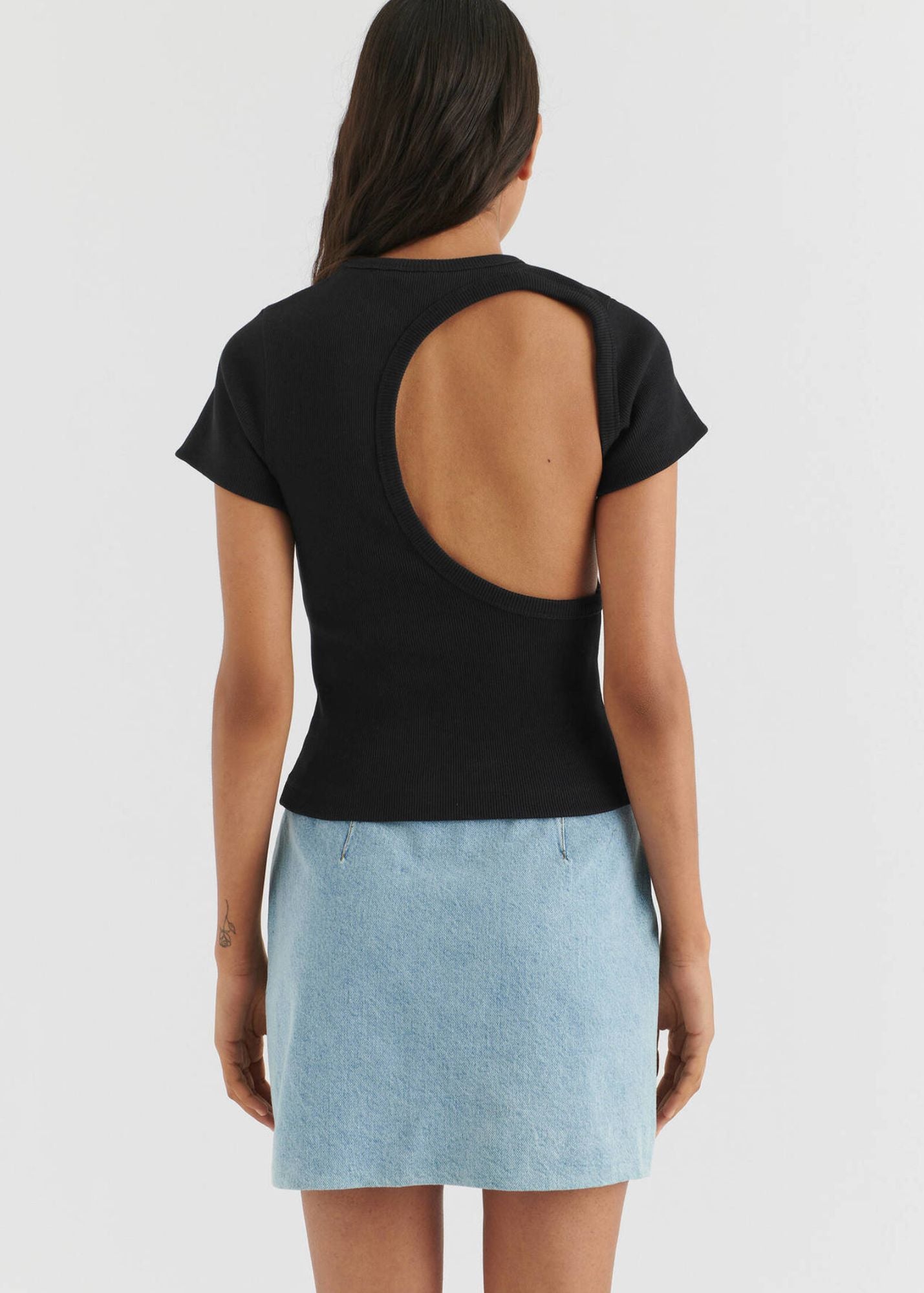 Solo Cut Out T-Shirt-Black