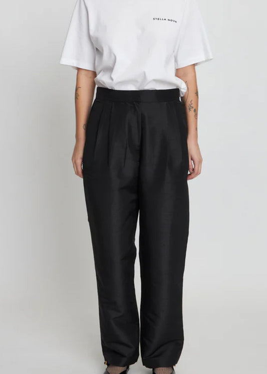 Crispy Pleated Pant-Black